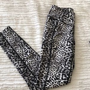Betsey Johnson print leggings